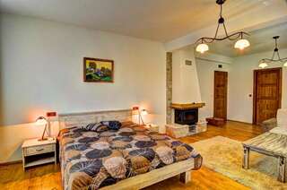 Гостевой дом Sinanovi Guest House Osina Семейный номер Делюкс-7