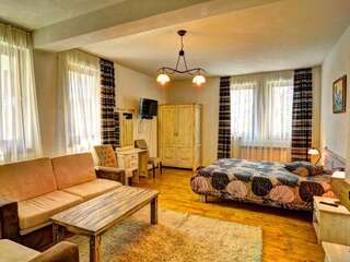 Гостевой дом Sinanovi Guest House Osina Семейный номер Делюкс-8