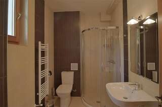 Гостевой дом Sinanovi Guest House Osina Двухместный номер с 1 кроватью и балконом-11